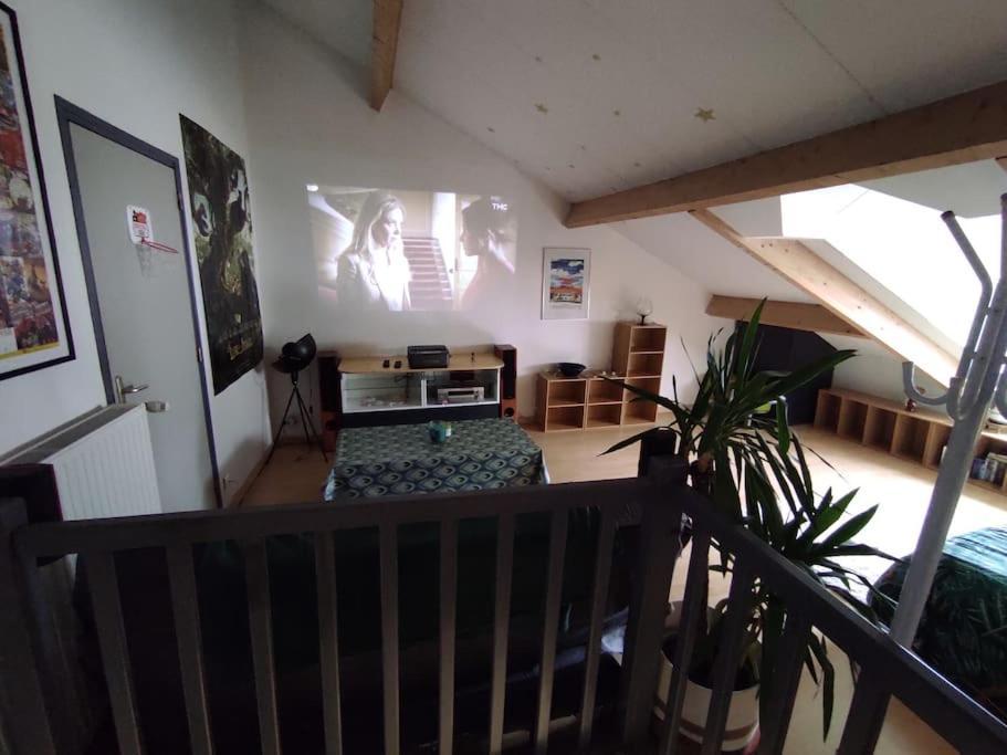 Chaleureuse Maison De Ville Avec Parking Gratuit ชีนง ภายนอก รูปภาพ