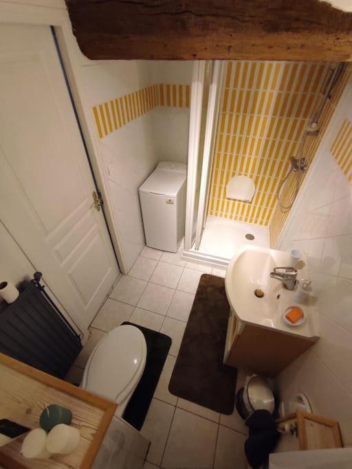 Chaleureuse Maison De Ville Avec Parking Gratuit ชีนง ภายนอก รูปภาพ